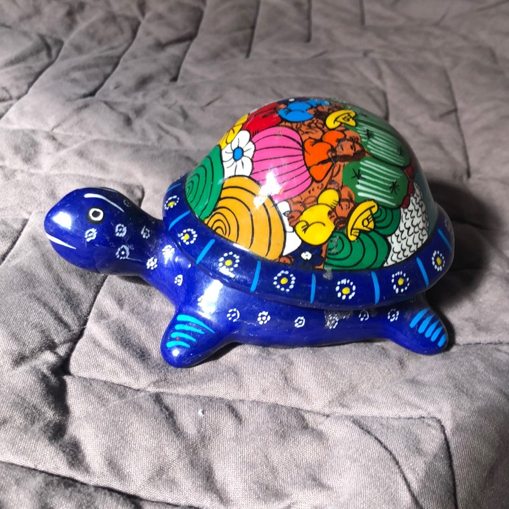 Acapulco Mexico turtle trinket box.